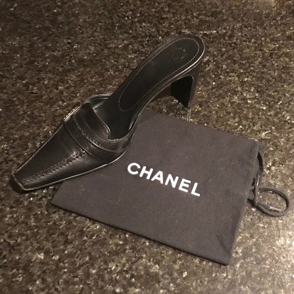 CHANEL Authentic - Made in Italy ✨ Blk Leather - Picture 1 of 7